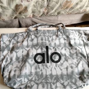 Alo canvas beach bag